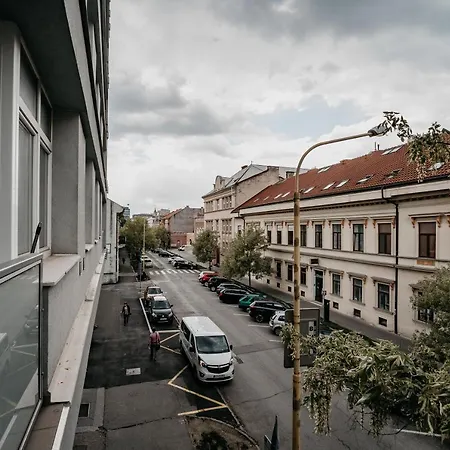 Ah Skynight Puskinova Apartman