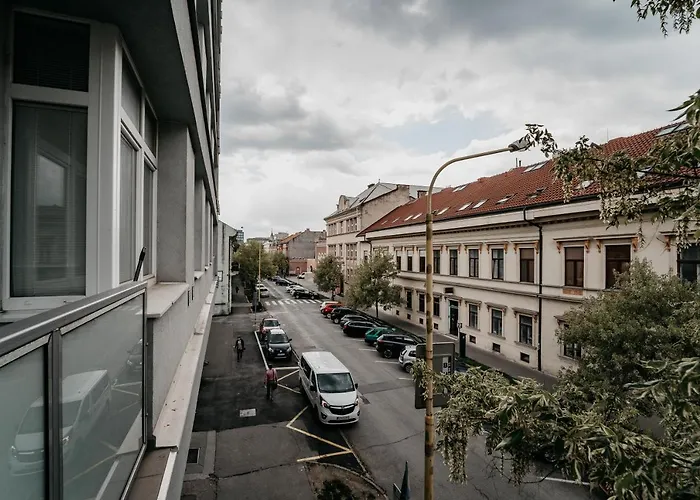 Ah Skynight Puskinova Apartmán